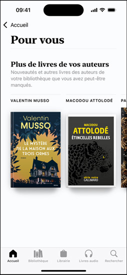 Un écran d’iPhone affichant la section Pour vous dans l’app Livres. La liste hebdomadaire des 5 meilleurs livres est affichée