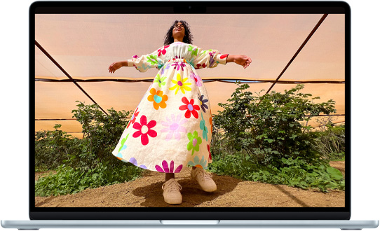 A 15 hüvelykes MacBook Air a Liquid Retina kijelzőt mutatva