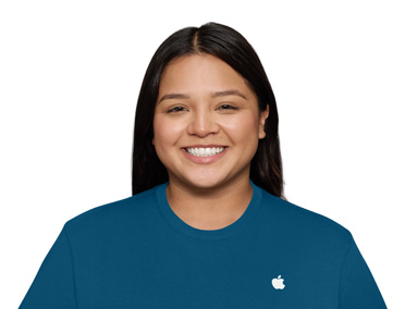 Especialista de Apple sonriendo y con una actitud amigable