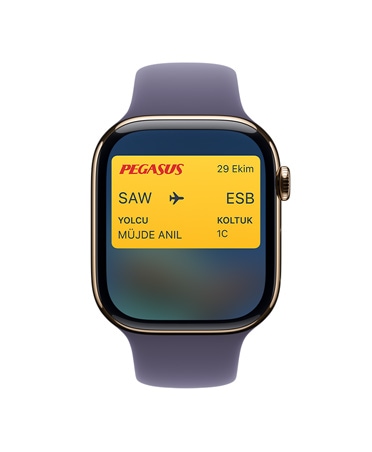 Apple Watch Series 11, altın rengi, titanyum kasa, Apple Pay, sağ dış görünüm, Digital Crown, sis moru renkte Spor Kordon