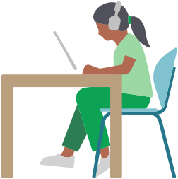 En kvinne som har på AirPods Max sitter ved et skrivebord og bruker en iPad.