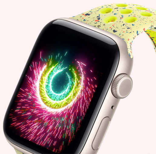 Apple Watch SE 3, boîtier en aluminium, lumière stellaire, anneaux Activité scintillant comme un feu d’artifice, Bracelet Sport Nike Volt Splash