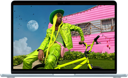 MacBook Air 13″, showcasing Liquid Retina display